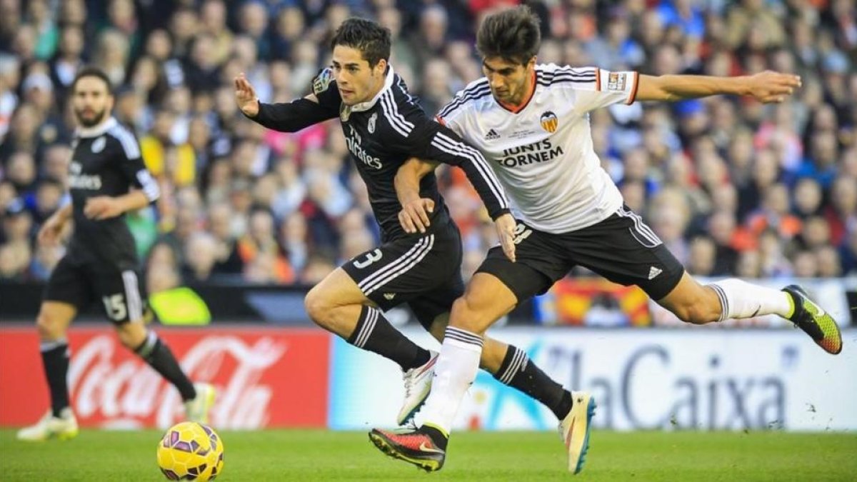 André Gomes, con el Valencia, en un partido contra el Madrid.-MIGUEL LORENZO