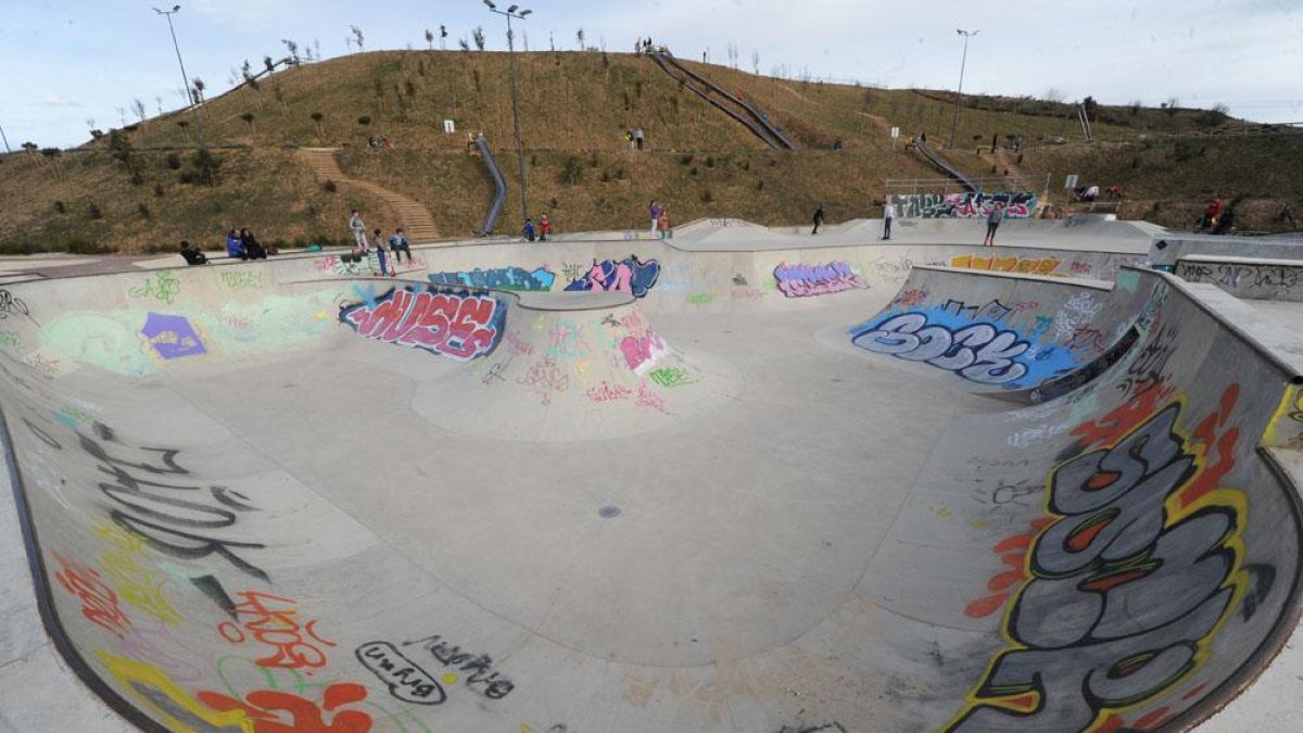 Skate park ubicado en el parque de San Isidro.-ISRAEL L. MURILLO