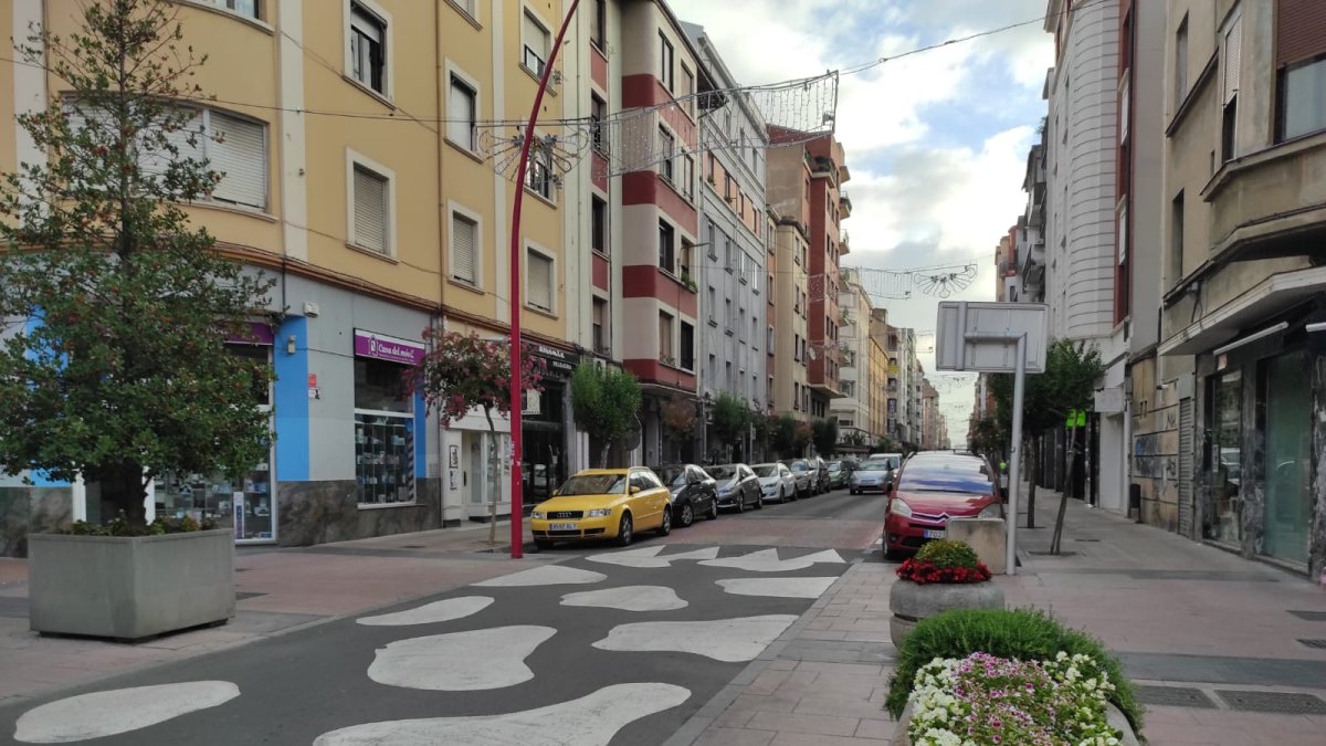 Imagen de la calle Ramón y Cajal, en Miranda. ECB