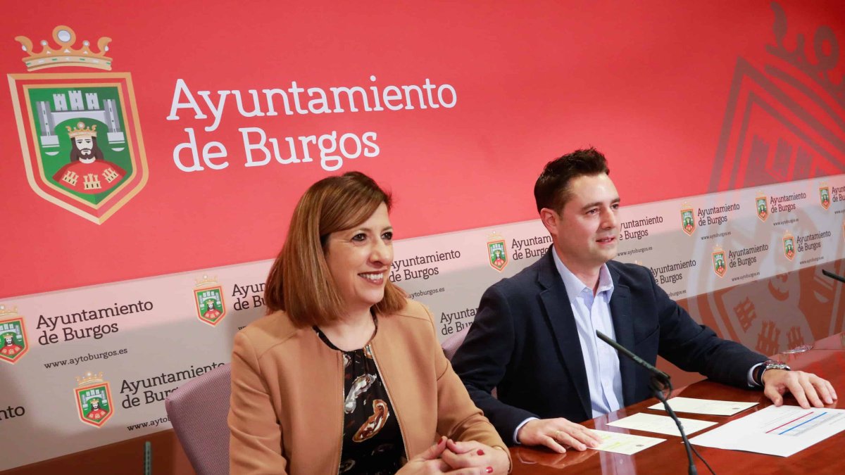 Nuria Barrio y Daniel de la Rosa durante la rueda de prensa de balance del año y del mandato. TOMÁS ALONSO