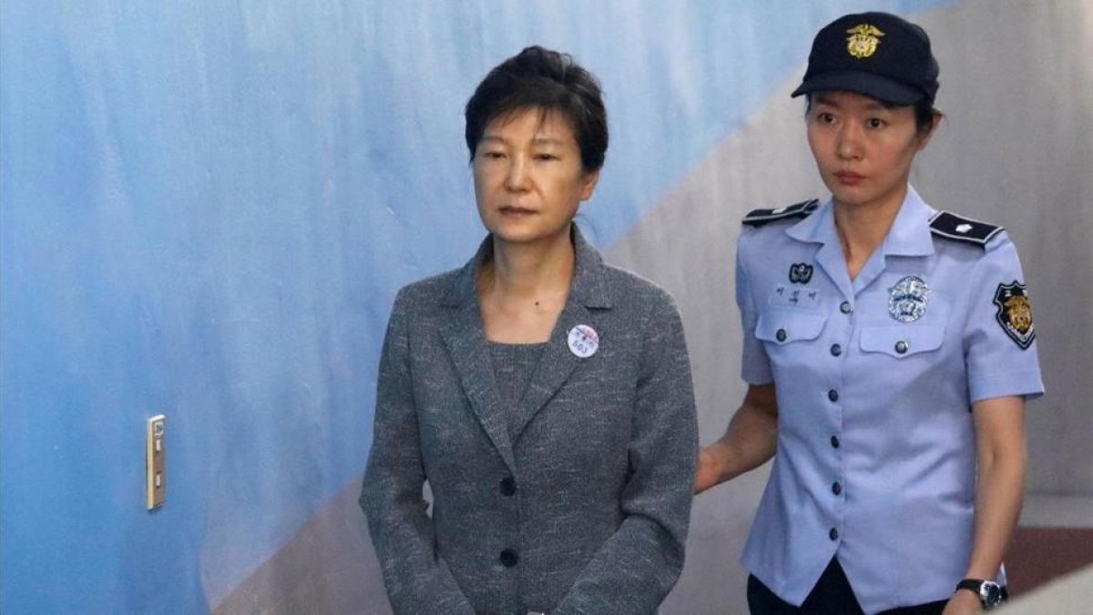 Park Geun-hye-KIM HONG-JI