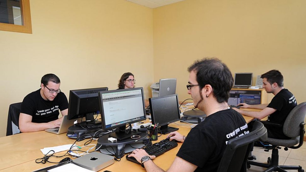Imagen de un grupo de trabajo en el Centro Europeo de Empresas e Innovación.-ISRAEL L. MURILLO