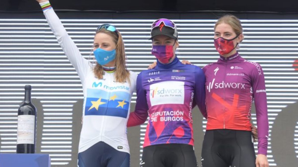 Podium final de la pasada edición de la Vuelta a Burgos Femenina. DIPUTACIÓN