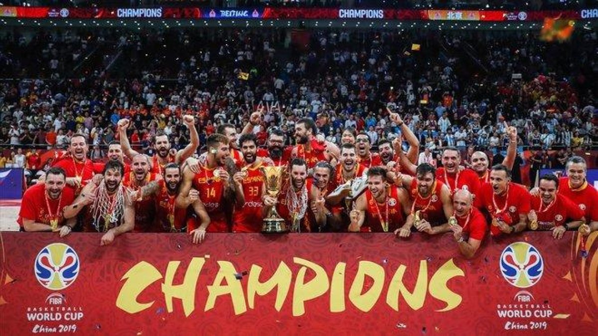 Los jugadores de España, felices con la conquista en China.-
