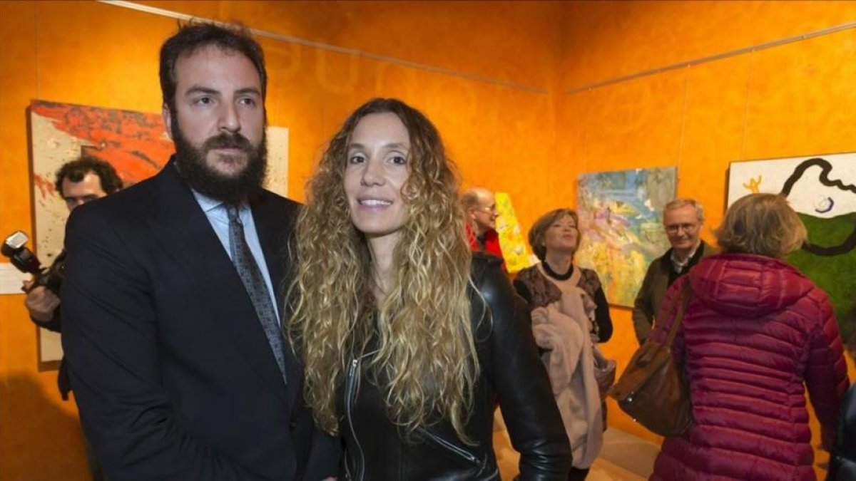 Borja Thyssen posa junto a su mujer, Blanca Cuesta.-EFE / RAUL SANCHIDRIAN
