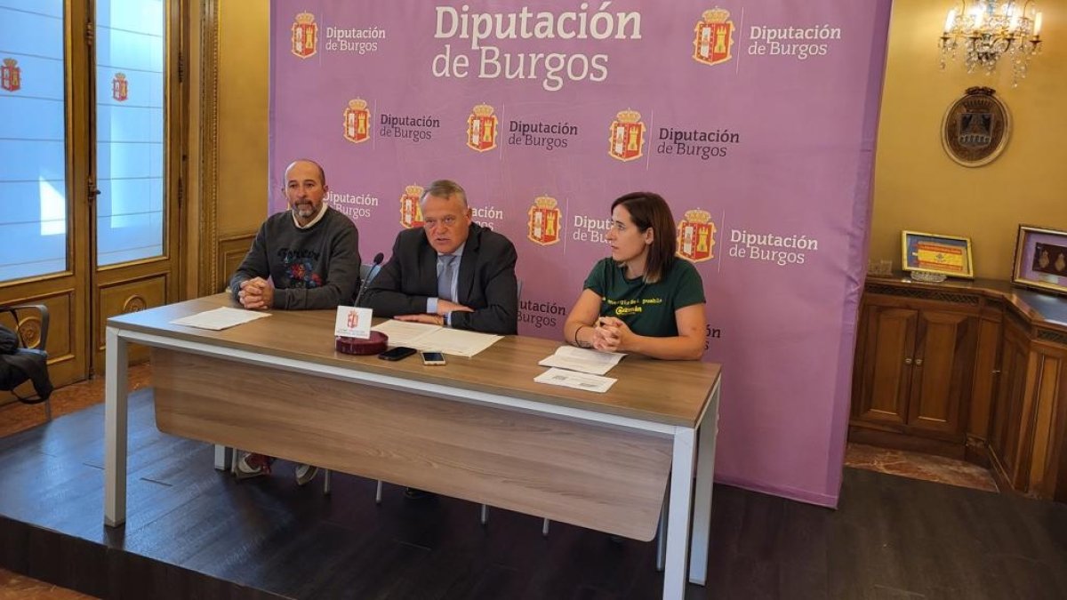 La Diputación ha escenificado hoy su apoyo a la candidatura de Guzmán a los premios Germinador Social