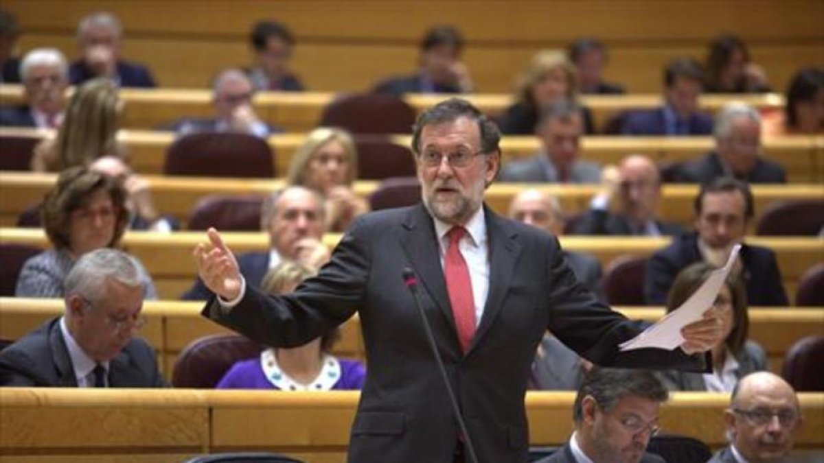 Rajoy, en la sesión de control al Gobierno en el Senado.-DAVID CASTRO