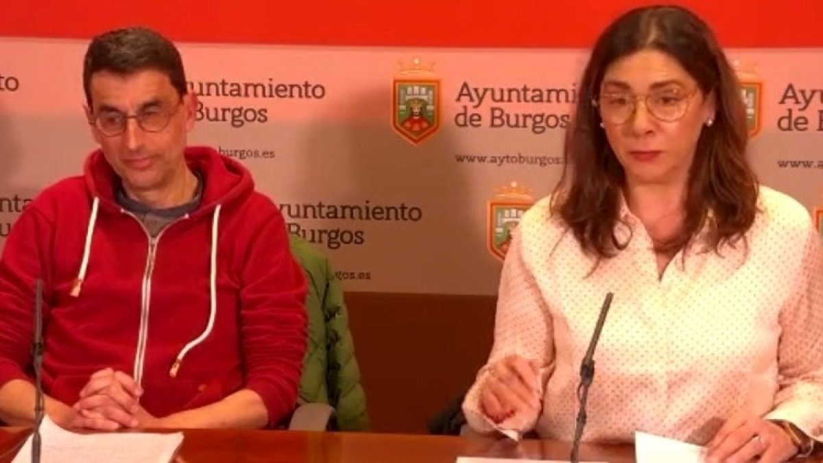 Fernando Sáiz (IU) y Marga Arroyo (Podemos) piden explicaciones sobre un proceso de selección en el Instituto de la Lengua. ECB