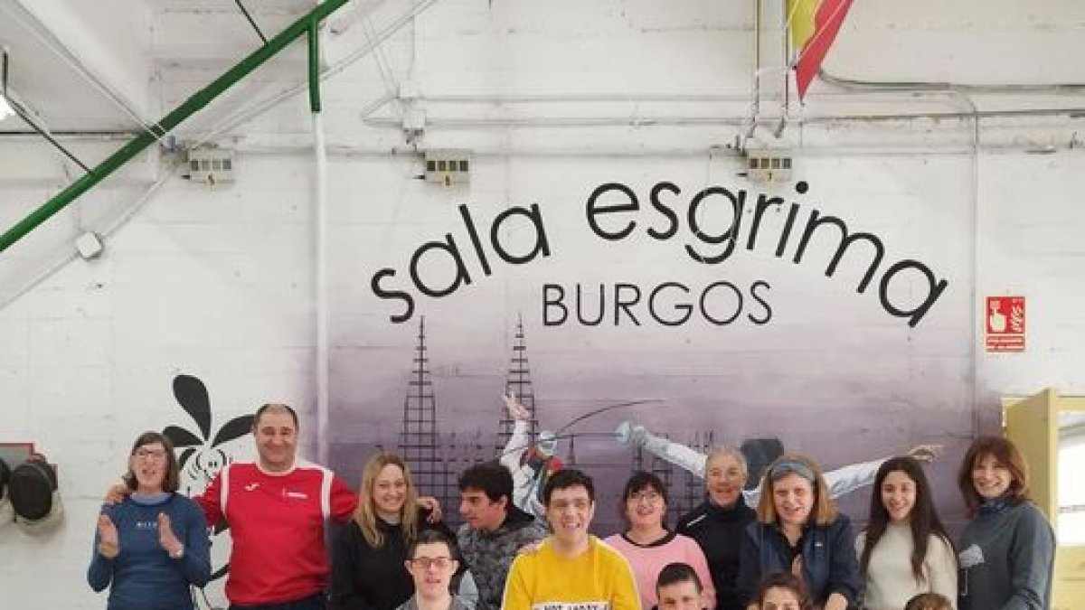 La Asociación Las Calzadas disfrutó de una agradable jornada en la Sala de Esgrima Burgos. ECB