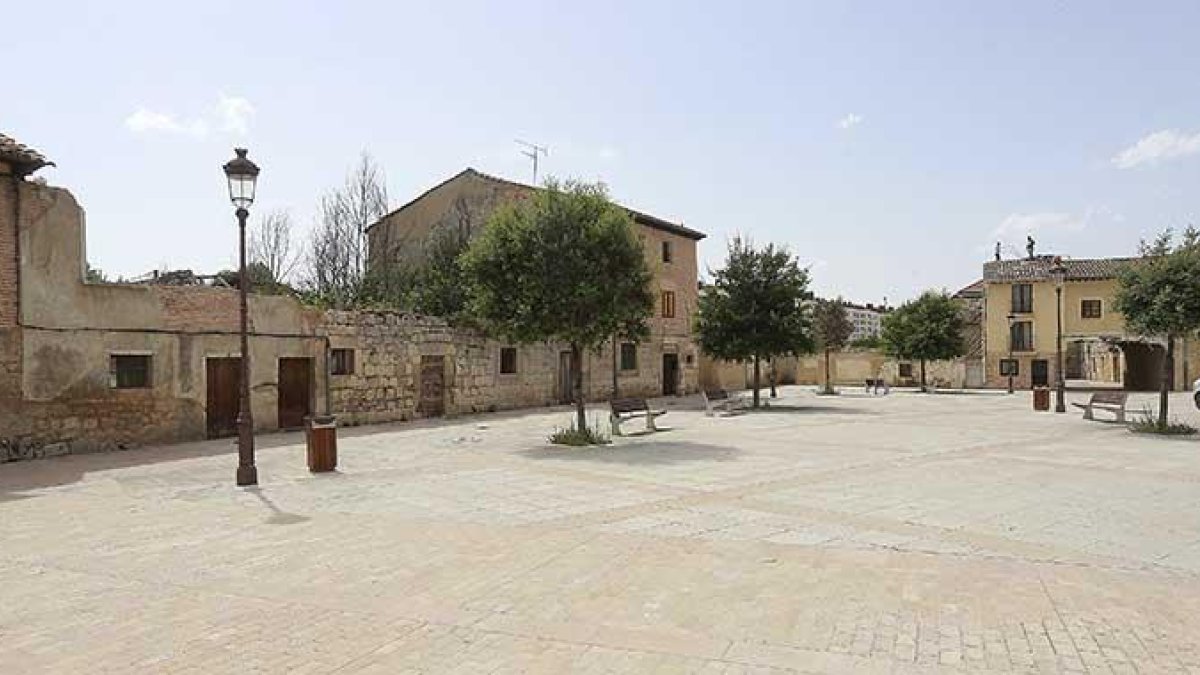 Estado actual de varios de los edificios que conforman la singular Plaza del Sobrado.-RAÚL G. OCHOA