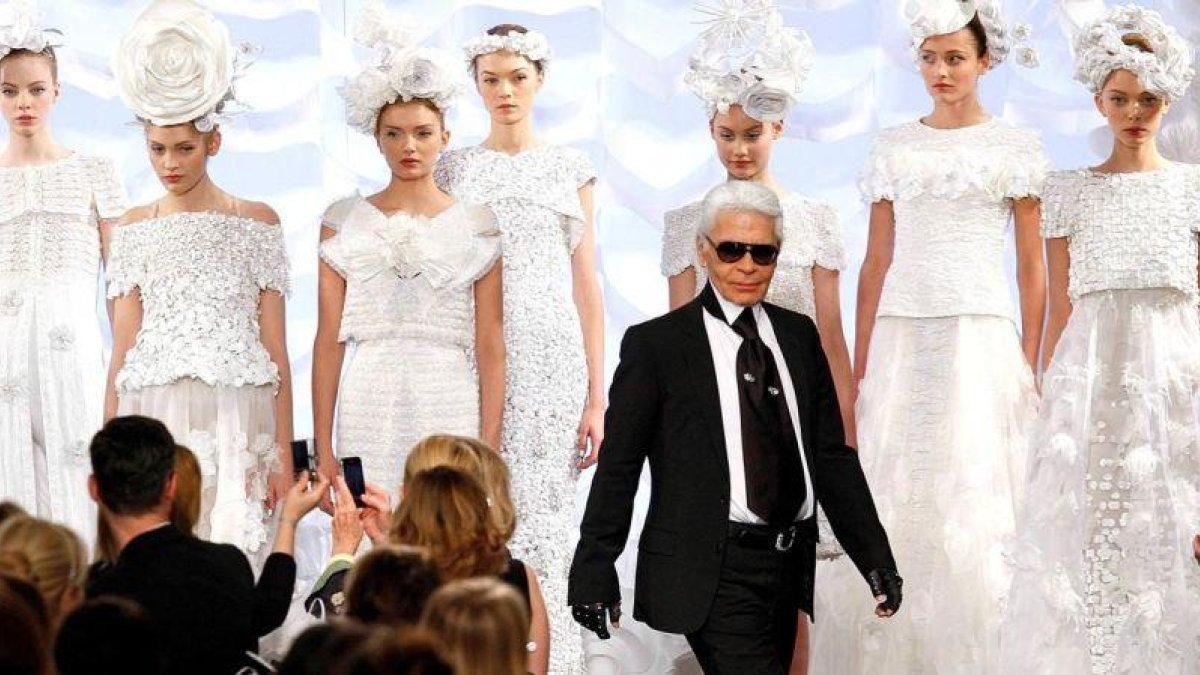 Karld Lagerfeld, en uno de sus desfiles de Chanel.-REUTERS / JACKY NAEGELEN