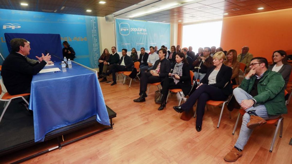 Reunión del comité ejecutivo provincial del Partido Popular en Burgos para dar a conocer el comité electoral y de campaña del 26J.-RAÚL G. OCHOA