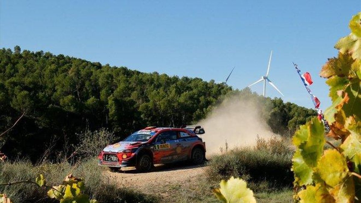 Dani Sordo conduce su Hyundai i20 Coupe WRC .-AFP