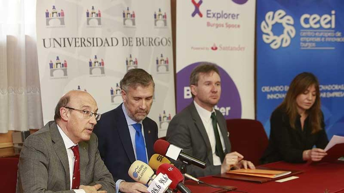 Gutiérrez Solana (Banco Santander), Pérez Mateos (rector de la UBU) y Lacalle y Blasco (Ayuntamiento).-RAÚL G. OCHOA
