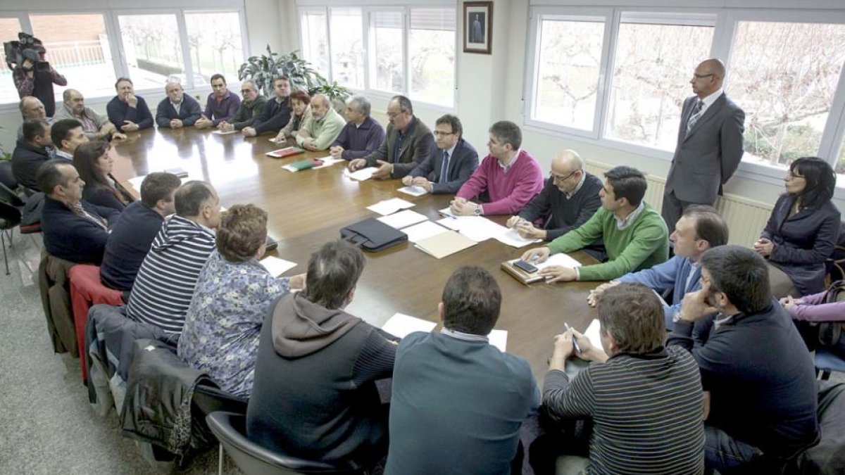 Pleno de la Cámara Agraria con representantes de todas las organizaciones en enero de 2013.-SANTI OTERO