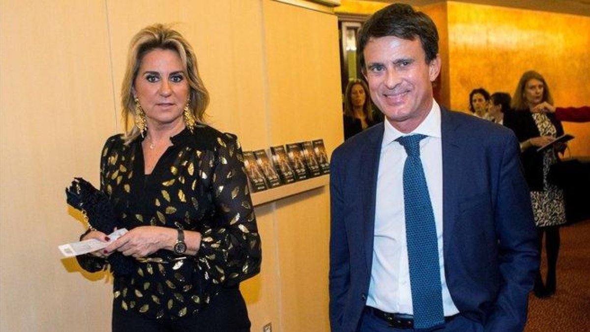 Manuel Valls, junto a Susana Gallardo, en el Liceu de Barcelona, en octubre pasado.-EFE / QUIQUE GARCÍA