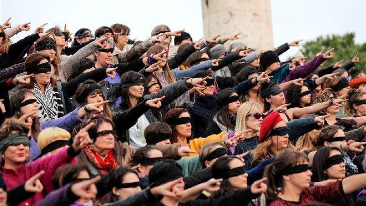 Acción de la Asamblea Feminista de Valencia contra las violaciones.-EFE