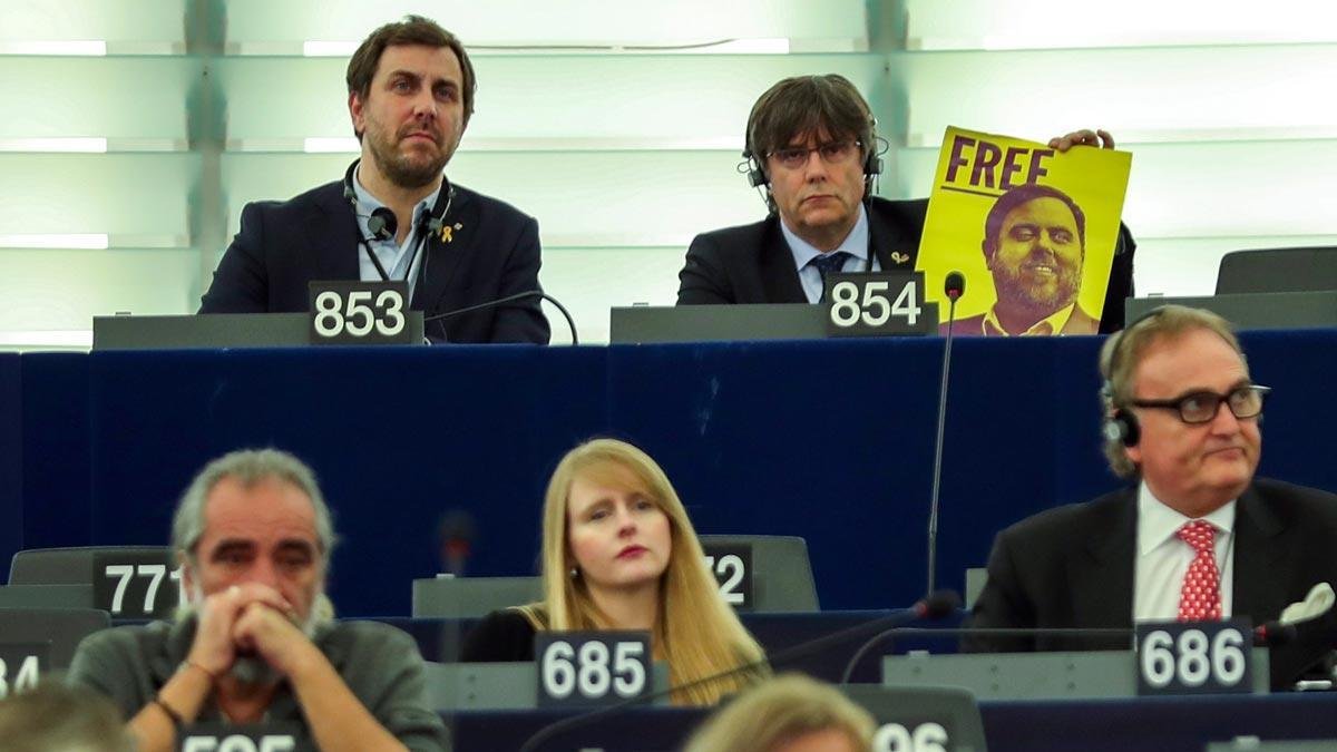 Puigdemont y Comín toman posesión de su escaño en el Parlamento Europeo.-