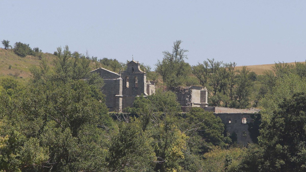 El Monasterio de Fresdelval se encuentra ubicado en las cercanías de Villatoro, pero su acceso es complicado . RAÚL  G. OCHOA