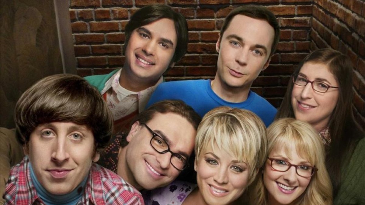 Los actores protagonistas de la serie The Big Bang Theory, en una imagen promocional de la producción.-EL PERIÓDICO