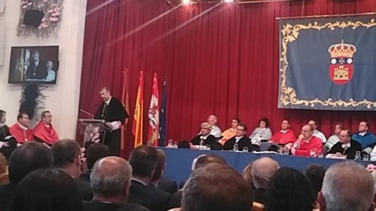 Pérez Mateos, durante su discurso.-ECB
