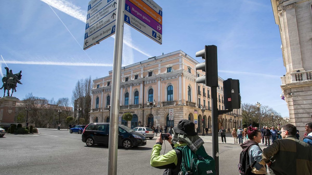 La calidad del aire en Burgos es la mejor de los 22 destinos urbanos evaluados en el último informe Urbantur . T. ALONSO
