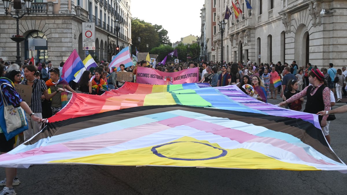 Asistentes a la Manifestación del Día del Orgullo en Burgos el pasado mes de junio.