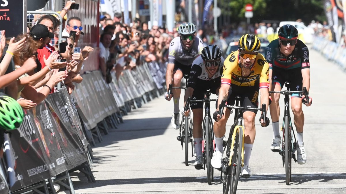 Primož Roglic se impone en la tercera etapa de la XLV Vuelta a Burgos