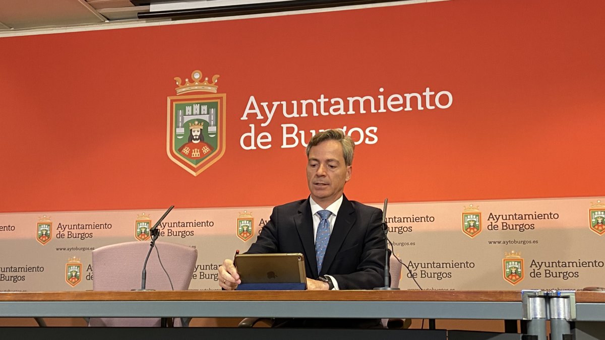 César Barriada en rueda de prensa.