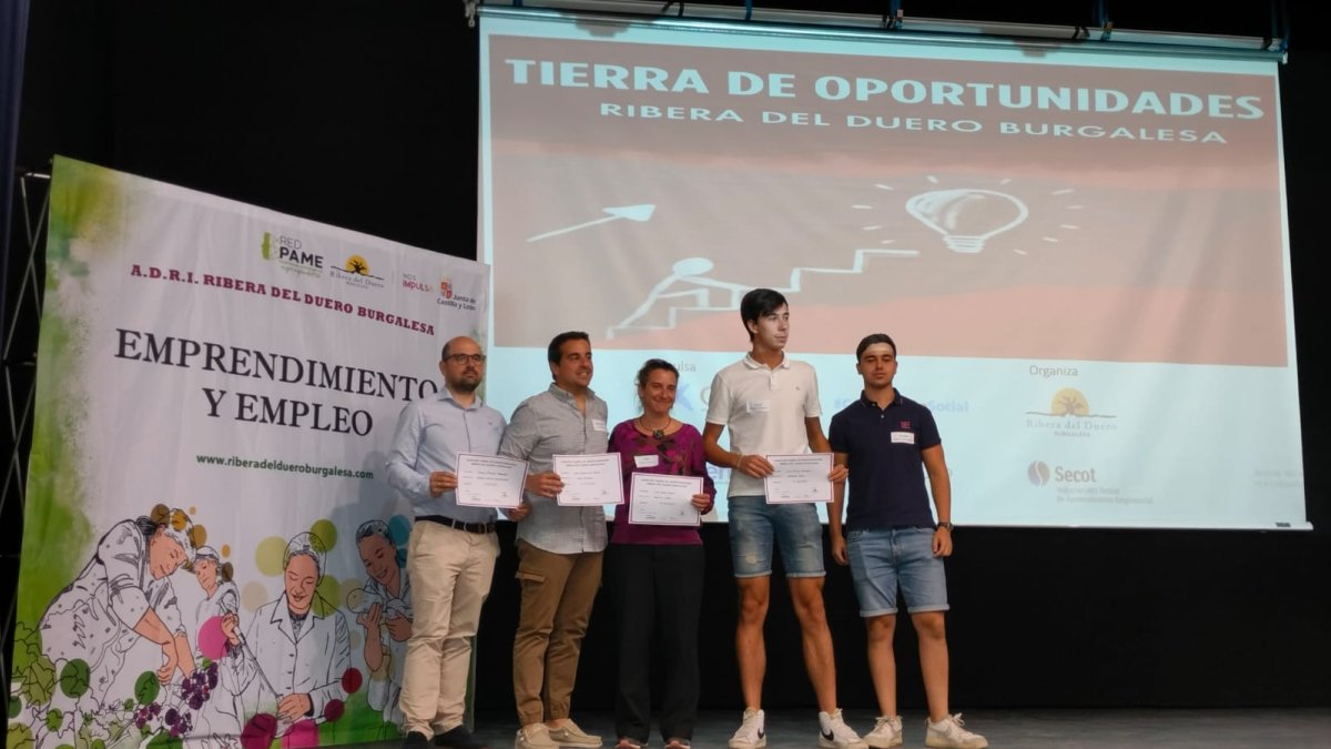 Imagen de los premiados en el Maratón de Emprendimiento de ADRI Ribera