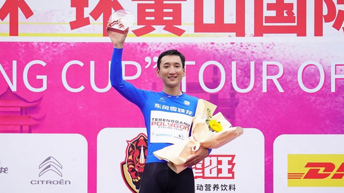 Jambaljamts Sainbayar, tras ganar la etapa en el Tour de Huangshan.