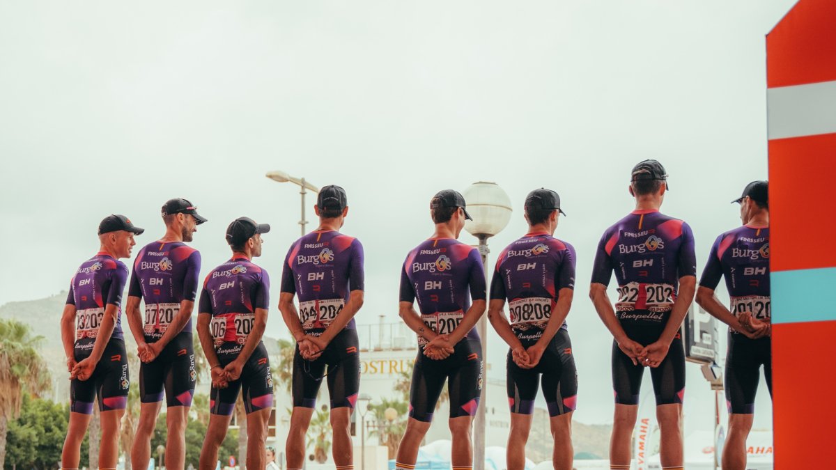 Imagen del equipo Burgos BH en la Vuelta a España.