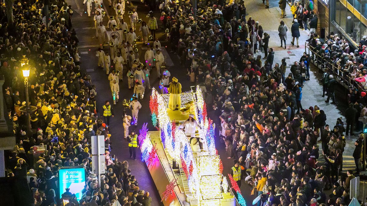 Un momento de la Cabalgata de Reyes Magos en la capital burgalesa, una de las citas que saca a más burgaleses a la calle cada 5 de enero.