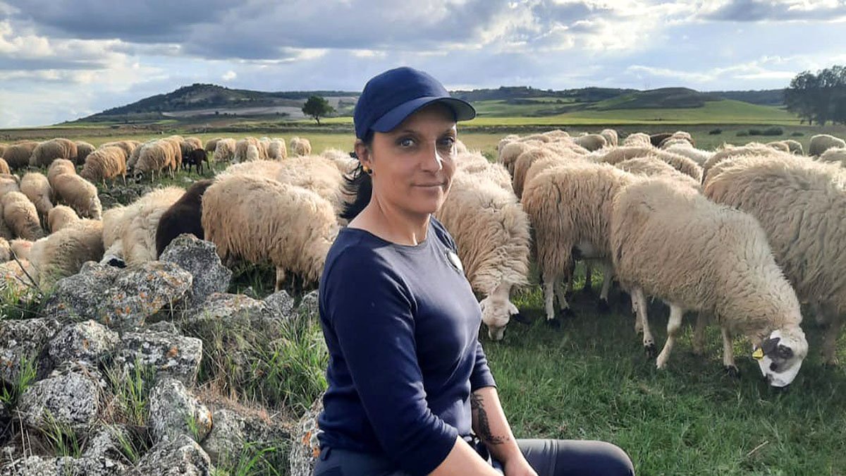 Beatriz Mendo Sánchez ha cerrado su explotación ganadera en la localidad burgalesa de Revilla Vallejera tras un año y medio.