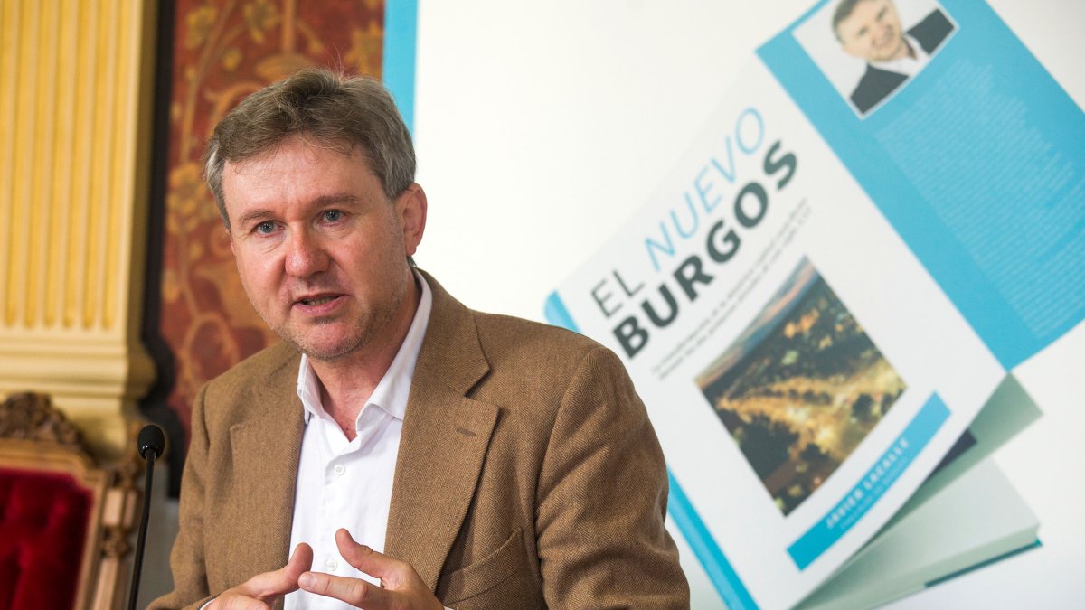 Javier Lacalle, durante la presentación de su libro 'El nuevo Burgos'.