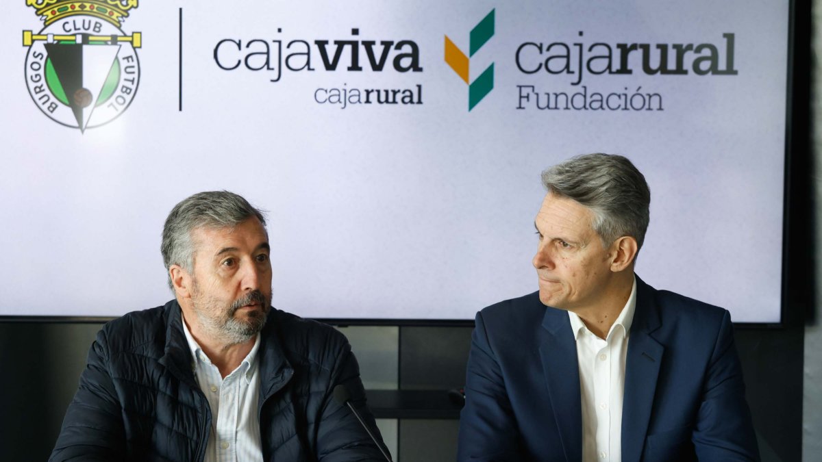 El presidente de la Fundación Caja Rural, Tomás Fisac, con el director general del Burgos CF, Alejandro Grandinetti.