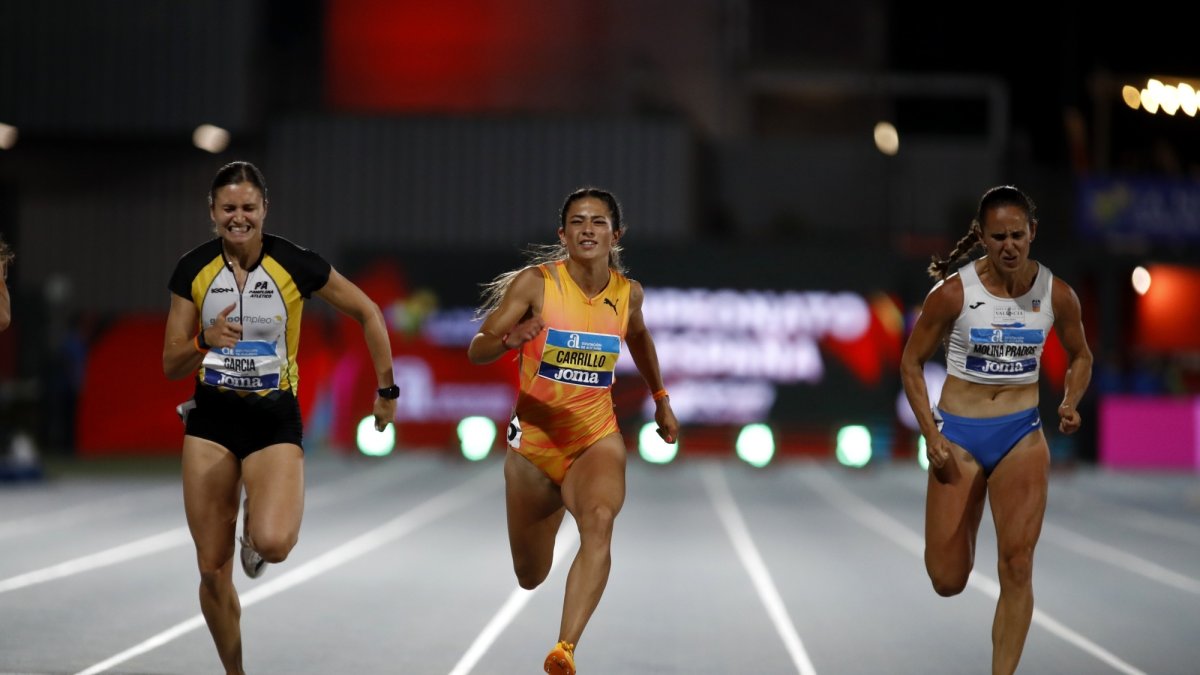 Imagen de la final de 100 metros femenino.