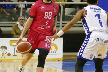 Didac Cuevas, durante el partido contra Alicante.