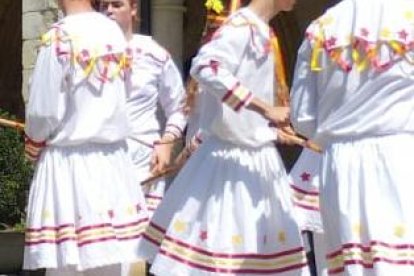 Imagen certamen de Bailes Tradicionales de la Diputación de Burgos del año pasado en Oña