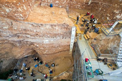 El yacimiento de Gran Dolina se excava en dos niveles. El que está  más arriba es el nivel de Antecessor. El de abajo TD-4