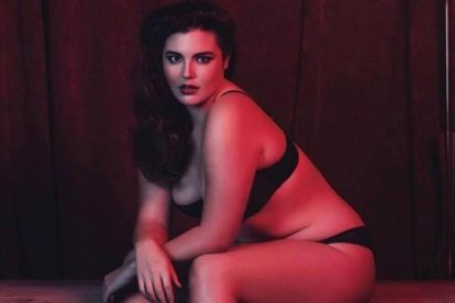 Alessandra García posa en ropa interior para 'Slink Magazine', una revista de moda especializada en tallas grandes.-INSTAGRAM