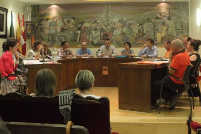 Primer pleno extraordinario de la presente legislatura en Briviesca.-G.G.