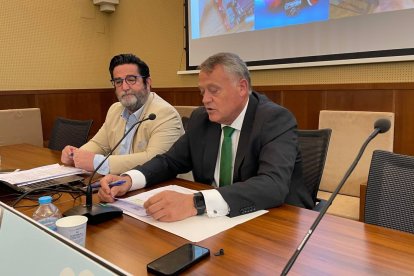 El gerente del CEEI, José Vicente Orden, y el vicepresidente de la Diputación de Burgos, Lorenzo Rodríguez. ECB