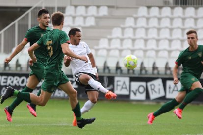 Iago es uno de los jugadores liberados por el Promesas. BURGOS CF / ALBA DELGADO