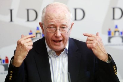 Un expresivo Robert Felkel adelantó ayer en rueda de prensa su charla de hoy abierta al público.-Raúl Ochoa