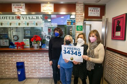 El Gato Negro repartió una serie del penúltimo quinto. TOMÁS ALONSO