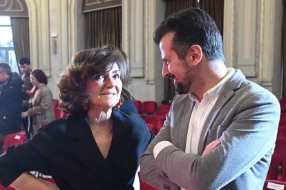 Carmen Calvo y Luis Tudanca, en Burgos, durante la entrega del Premio Rosa Manzano por la Igualdad 2023. ICAL