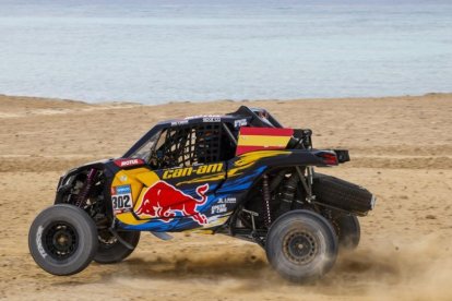 El Maverick de Cristina Gutiérrez durante una etapa del Dakar. FOTO: DAKAR2023 - FREDERIC LE FLOCH