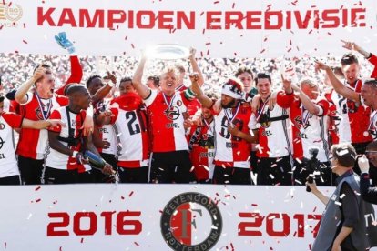 El equipo de Rotterdam conquista su 15º título tras 18 años de espera.-ROBIN VAN LONKHUIJSEN