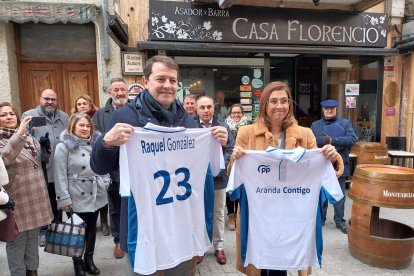 Raquel González junto a Alfonso Fernández Mañueco en Aranda